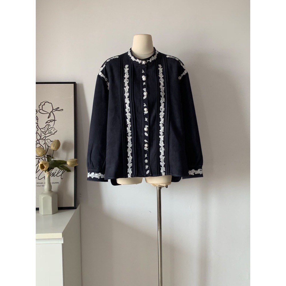 ［台中現貨⚡️］202511小資💘獨家設計師款 漫步香榭～重工設計感刺繡外套-細節圖3