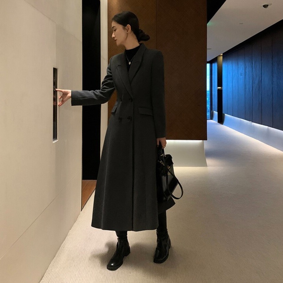 202512小資💘高級經典款經典色  黑灰風衣版型大衣 自帶氣勢 毛呢+内鋪棉+排扣+後縮腰顯瘦-細節圖3