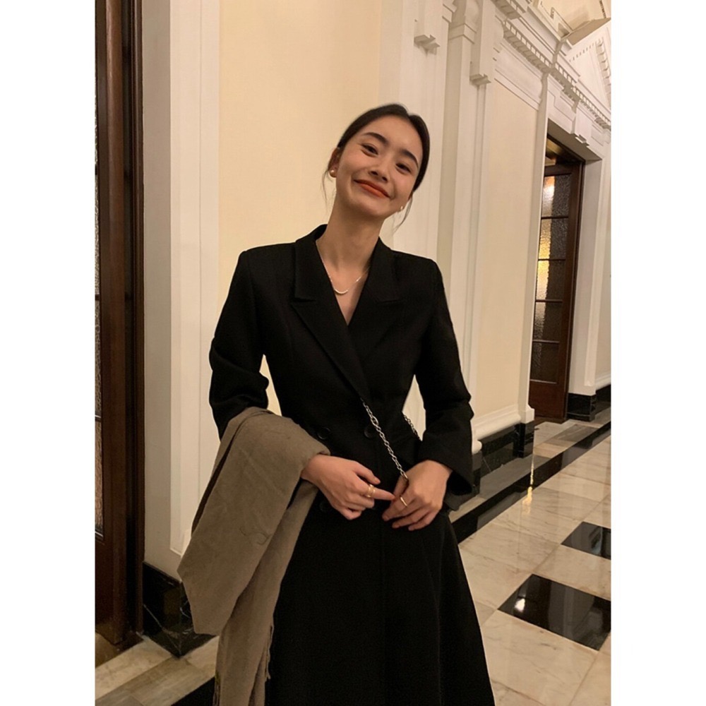 202512小資💘高級經典款經典色  黑灰風衣版型大衣 自帶氣勢 毛呢+内鋪棉+排扣+後縮腰顯瘦-細節圖8