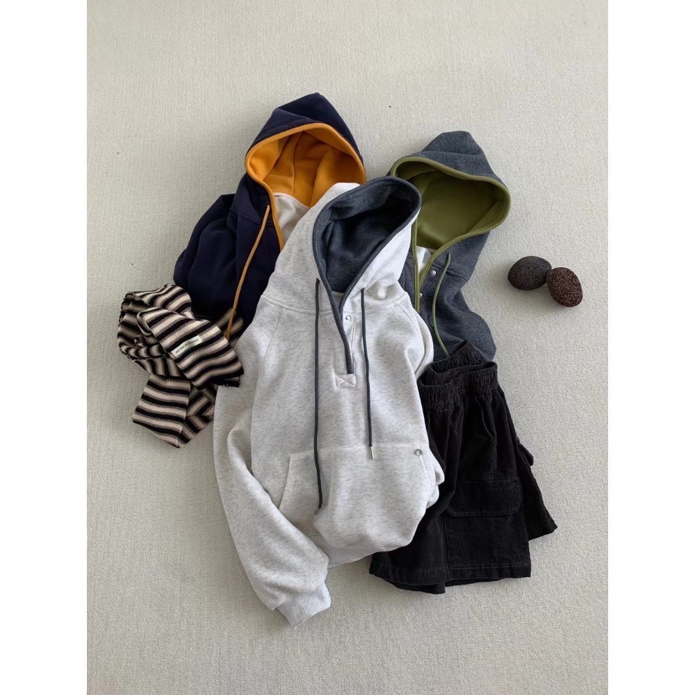 ［台中現貨⚡️］202511小資💘日常溫度～撞色暗扣刷絨帽T 3色-細節圖4