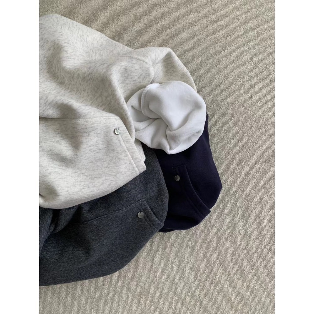 ［台中現貨⚡️］202511小資💘日常溫度～撞色暗扣刷絨帽T 3色-細節圖8