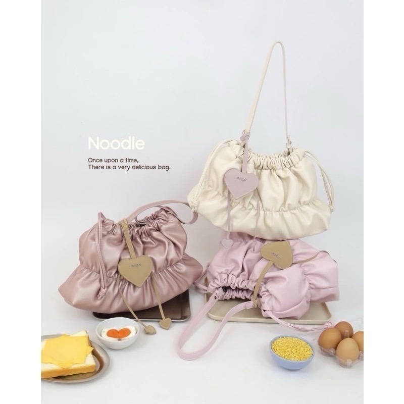 台中現貨 泰國8angles包品牌 Noodle 大容量 iPAID 送愛心掛飾 麂皮PU 拉鍊 雲朵包 餃子包-細節圖3