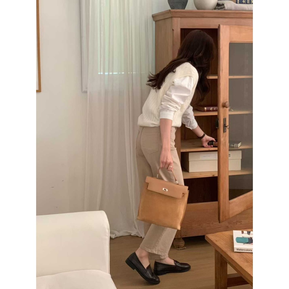 202511正韓🇰🇷麂皮素面拼接皮革kelly扣多背法 後背包 手提斜跨後背 2色-細節圖7