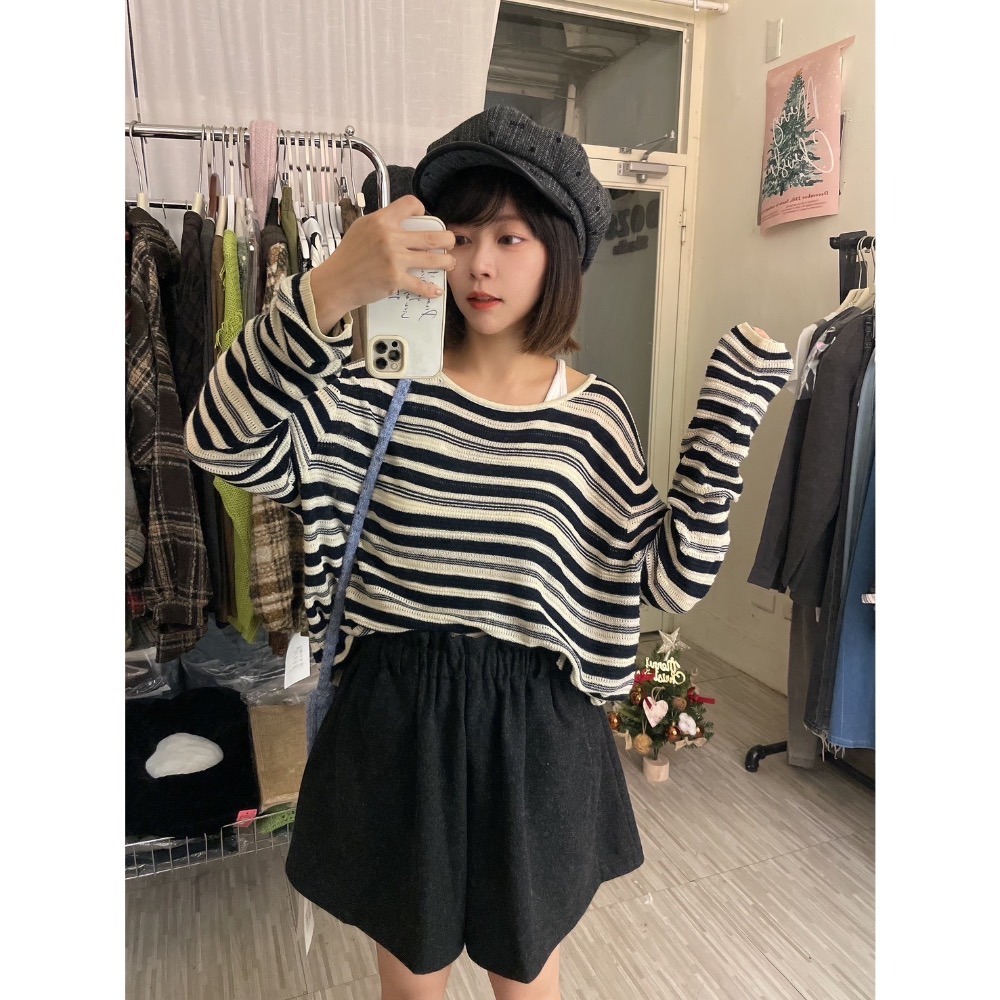 ［台中現貨⚡️］202511小資💘獨家訂製款🍂溫柔秋光～彈性百搭顯瘦條紋薄針織上衣 2色-細節圖8