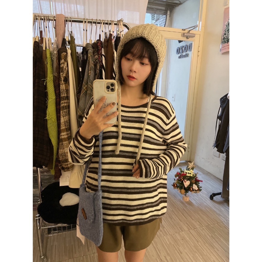 ［台中現貨⚡️］202511小資💘獨家訂製款🍂溫柔秋光～彈性百搭顯瘦條紋薄針織上衣 2色-細節圖10