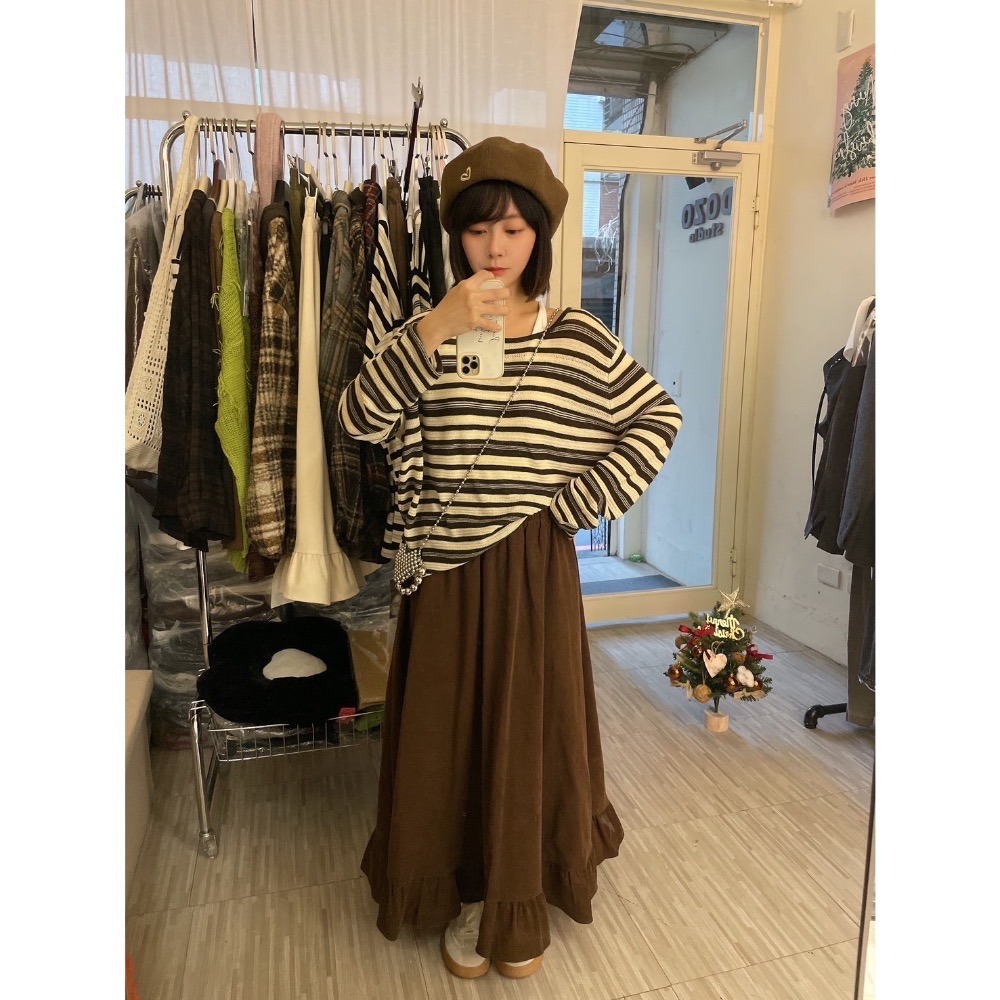 ［台中現貨⚡️］202511小資💘獨家訂製款🍂溫柔秋光～彈性百搭顯瘦條紋薄針織上衣 2色-細節圖11