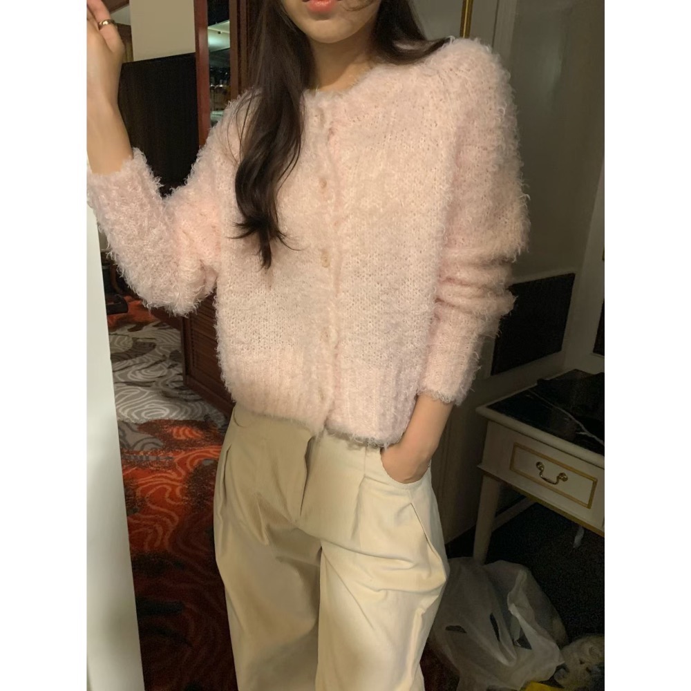 202511正韓🇰🇷溫柔草莓牛奶🍓毛茸茸排釦針織上衣外套 2色-細節圖3