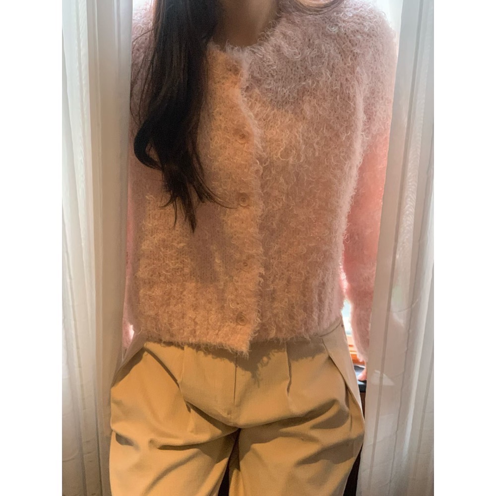 202511正韓🇰🇷溫柔草莓牛奶🍓毛茸茸排釦針織上衣外套 2色-細節圖5