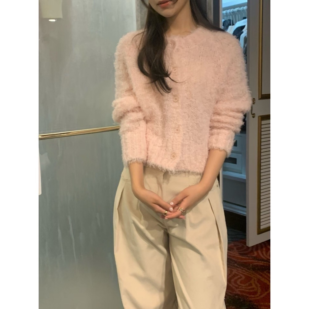 202511正韓🇰🇷溫柔草莓牛奶🍓毛茸茸排釦針織上衣外套 2色-細節圖6