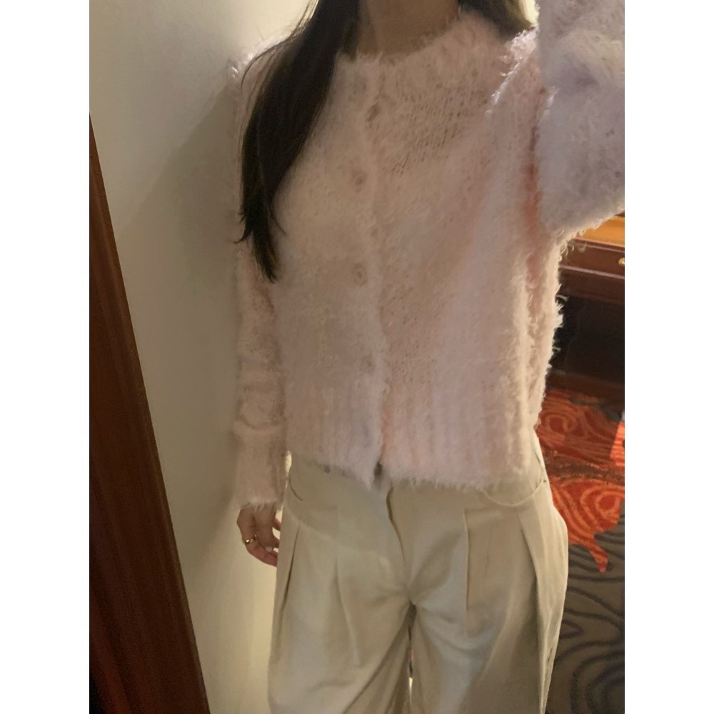 202511正韓🇰🇷溫柔草莓牛奶🍓毛茸茸排釦針織上衣外套 2色-細節圖7