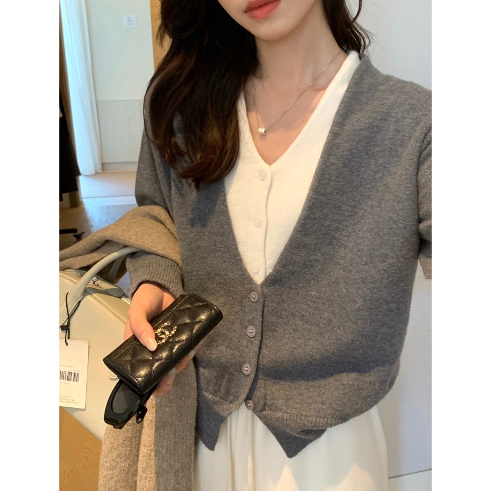 ［台中現貨⚡️］202511小資💘小眾設計感 6%羊毛 撞色假二件 顯瘦V領針織開衫 大胸友善 5色-細節圖8