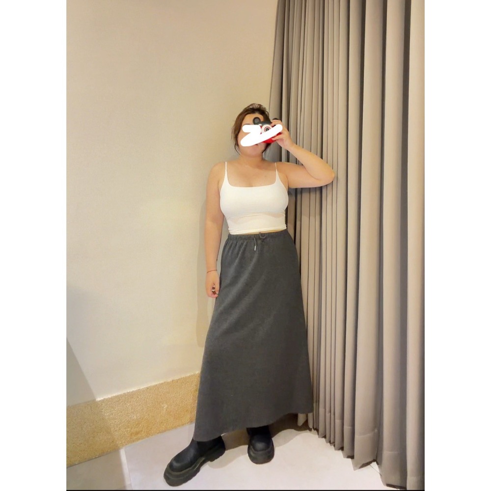 ［台中現貨⚡️］202511小資💘廠商訂製款✨激瘦真的不一樣 高腰側開衩超修飾毛呢長裙  深灰/黑色 2色-細節圖3