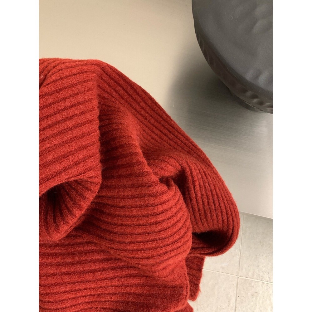 ［台中現貨⚡️］202511小資💘毛衣版的三宅風 設計簡單 高級又耐看 後綁帶縮腰身 5色-細節圖11