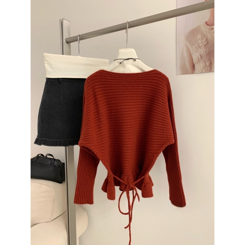 ［台中現貨⚡️過年紅色毛衣］💘毛衣版的三宅風 設計簡單 高級又耐看 後綁帶縮腰身 5色-細節圖8