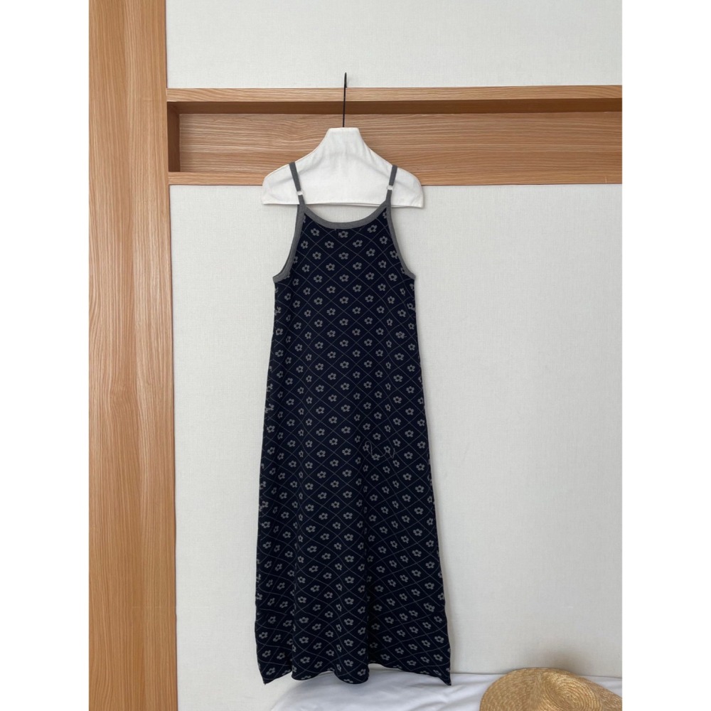 台中現貨 復古甜美花朵垂感顯瘦吊帶連衣裙背心長洋裝  w8012-細節圖5