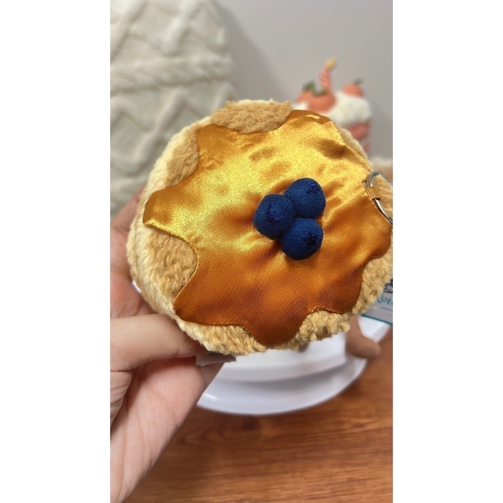 台中現貨⚡️紐約限定🥞鬆餅藍莓鬆餅吊飾 JELLYCAT Amuseables Fran Pancakes-細節圖7