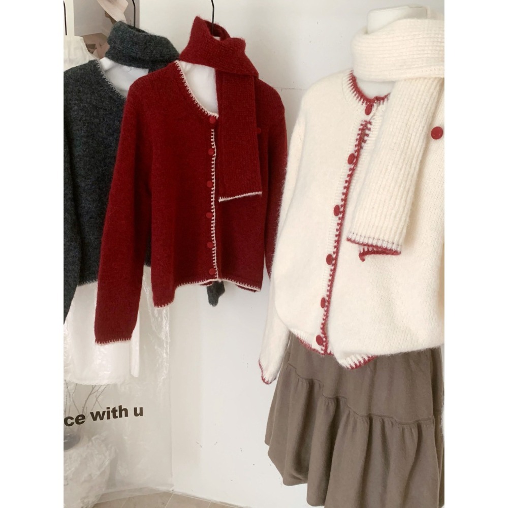 ［台中現貨⚡️過年紅色毛衣］韓系撞色外搭上衣毛衣 純色百搭減齡針織開衫(配圍巾) 🧧過年紅色毛衣 w8691 3色-細節圖9