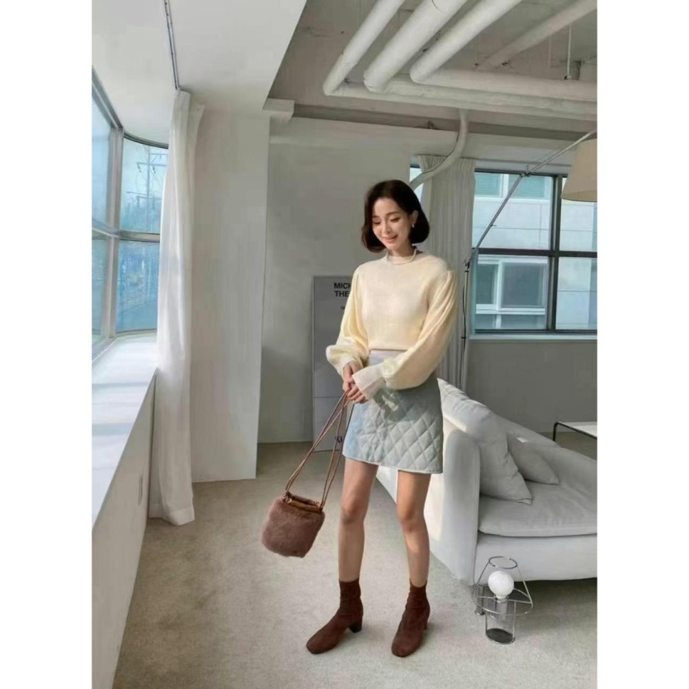 台中現貨⚡️202512正韓🇰🇷華夫格 格紋 純色 浪漫顯瘦公主袖 針織毛衣上衣 3色-細節圖8