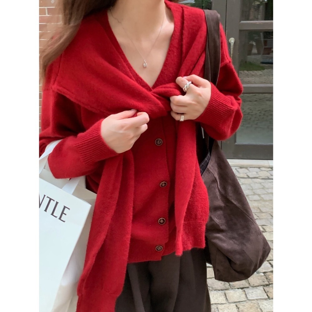 ［台中現貨⚡️過年紅色毛衣］💘復古風披肩假兩件大胸友善寬鬆設計感造型針織毛衣 4-950-細節圖3