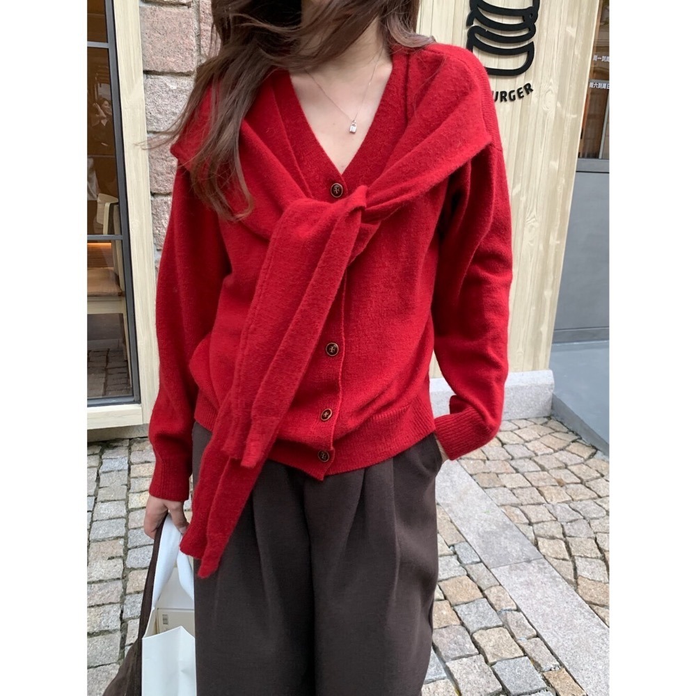 ［台中現貨⚡️過年紅色毛衣］💘復古風披肩假兩件大胸友善寬鬆設計感造型針織毛衣 4-950-細節圖4
