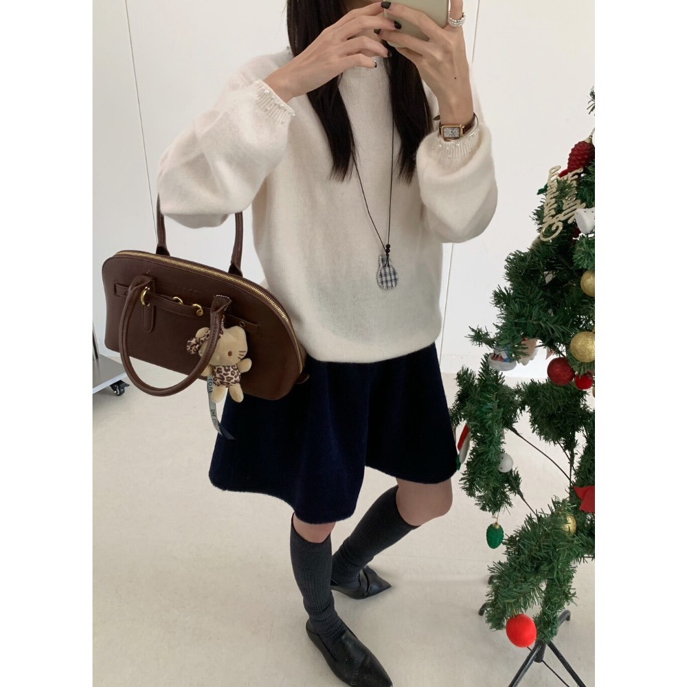 ［台中現貨⚡️過年紅色毛衣］💘 法式氣質重工手工珍珠設計保暖針織毛衣  1635s 過年紅色毛衣-細節圖8