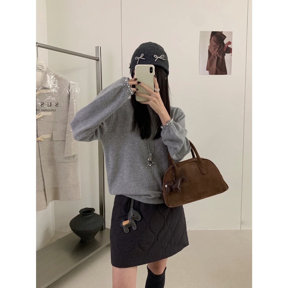 ［台中現貨⚡️過年紅色毛衣］💘 法式氣質重工手工珍珠設計保暖針織毛衣  1635s 過年紅色毛衣-細節圖11