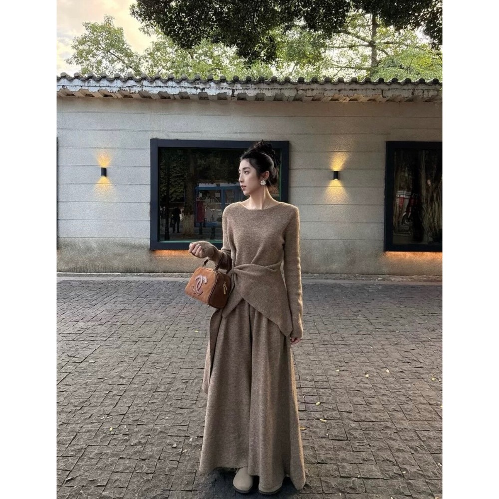 台中現貨⚡️202512小資💘法式復古風圓領長袖針織上衣+簡約闊腿休閒褲套裝 1199-555-細節圖2