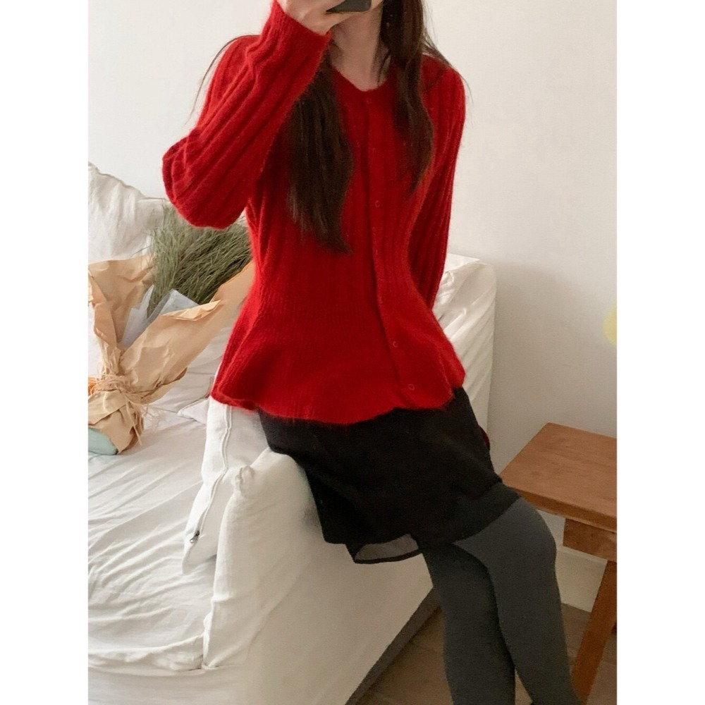 台中現貨⚡️💘 坑條條紋設計感小裙襬 縮腰顯瘦 純色圓領針織毛衣過年紅色毛衣 1-3281-細節圖3