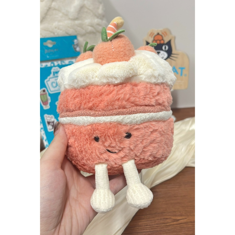 台中正品現貨⚡️Jellycat 上海限定 蜜桃蛋糕 桃子蛋糕 Melbie Peach Cake 另有兔吊飾-細節圖4