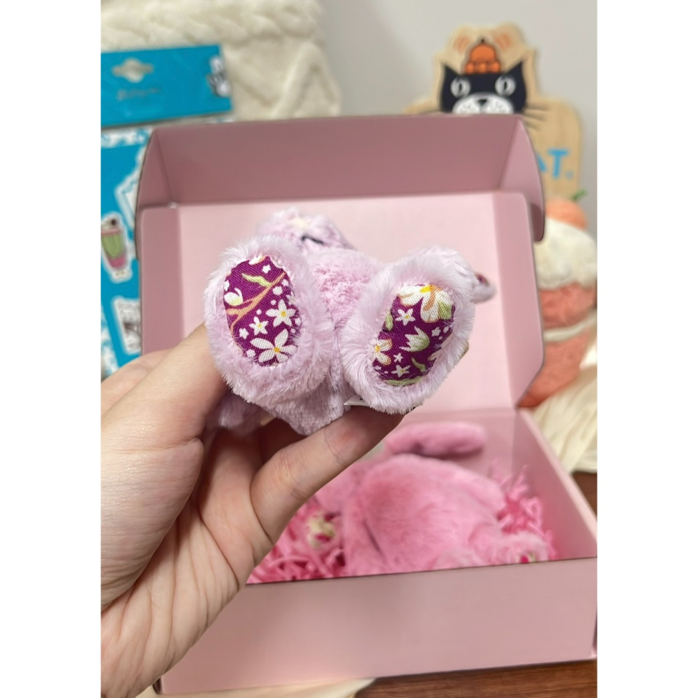 台中正品現貨⚡️jellycat上海北京限定兔吊飾 紫花布瑟紫珀 粉花布芙珞馨 Bunny Bag Charm-細節圖3