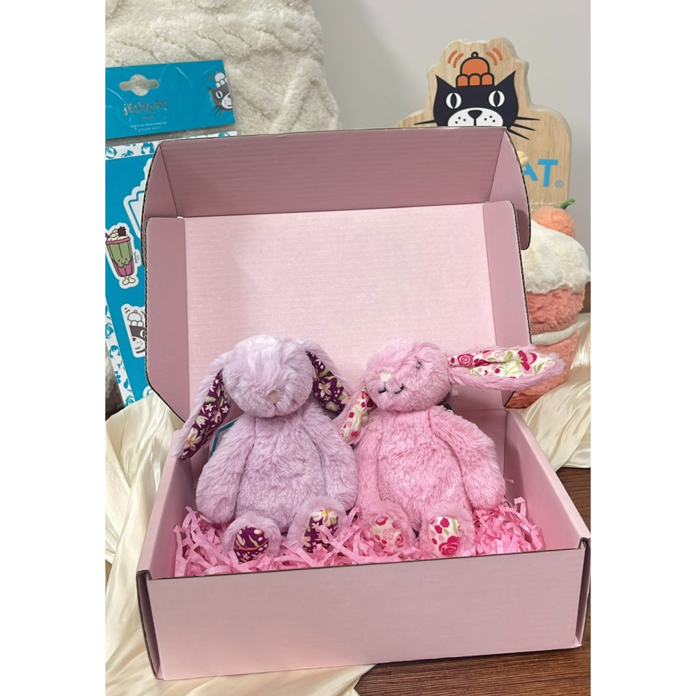 台中正品現貨⚡️jellycat上海北京限定兔吊飾 紫花布瑟紫珀 粉花布芙珞馨 Bunny Bag Charm-細節圖5