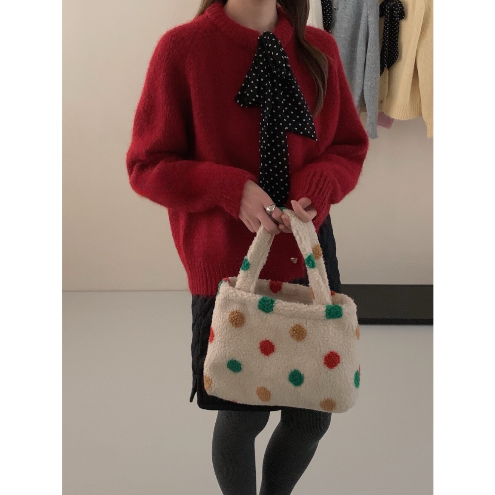 台中現貨⚡️千金甜美風 點點 精緻金色立體愛心鈕扣 蝴蝶結絲巾系帶寬鬆氣質毛衣外套 過年新年紅色毛衣9963-細節圖4