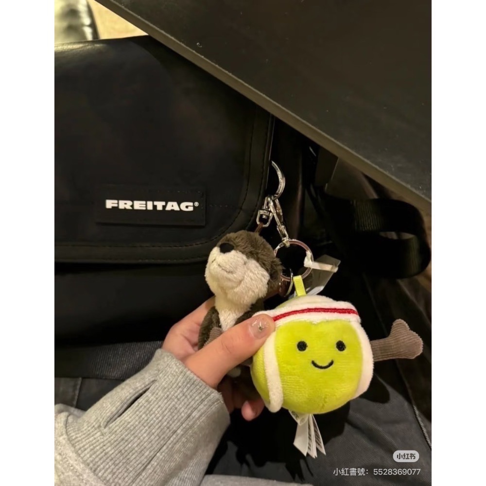 台中現貨 Jellycat 網球 足球 棒球鑰匙圈 13CM 🎾 Sports Tennis Ball-細節圖5