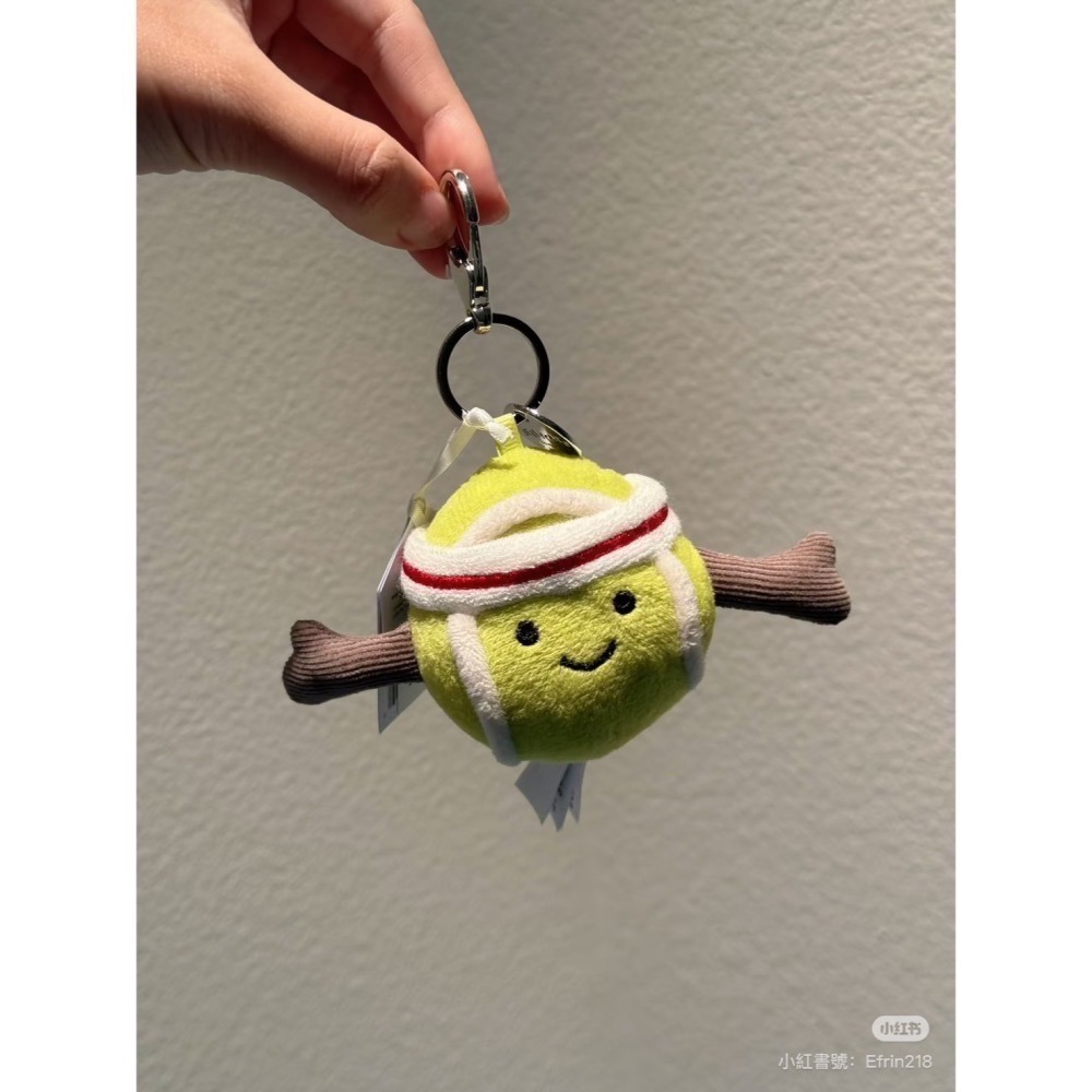 台中現貨 Jellycat 網球 足球 棒球鑰匙圈 13CM 🎾 Sports Tennis Ball-細節圖8
