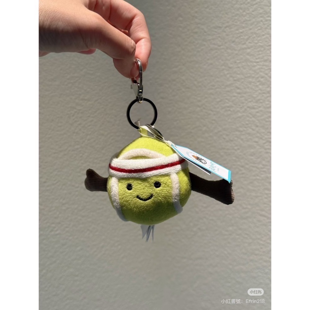 台中現貨 Jellycat 網球 足球 棒球鑰匙圈 13CM 🎾 Sports Tennis Ball-細節圖10