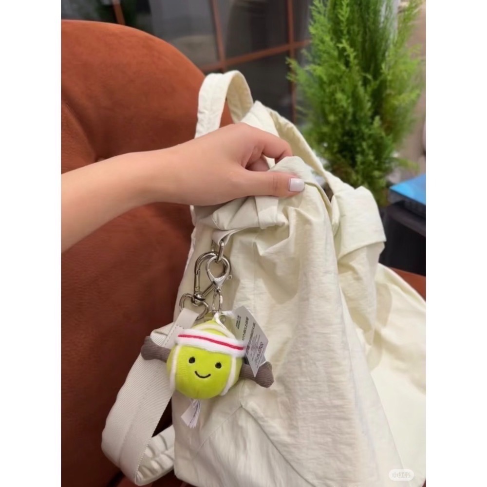 台中現貨 Jellycat 網球 足球 棒球鑰匙圈 13CM 🎾 Sports Tennis Ball-細節圖11