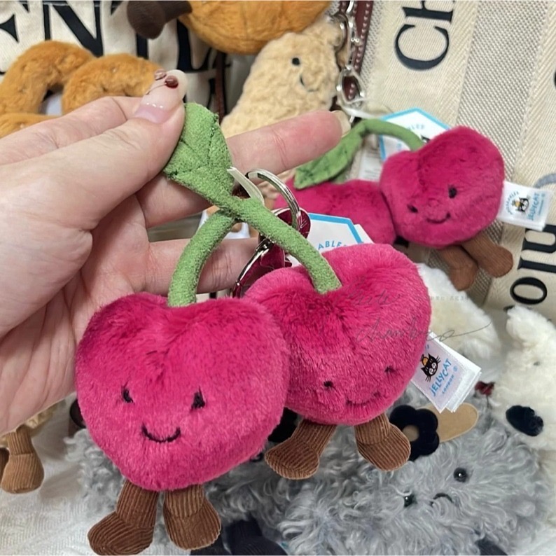 台中正品現貨⚡️含防塵袋 jellycat 超夯櫻桃吊飾 Amuseables Cherries Bag Charm-細節圖3