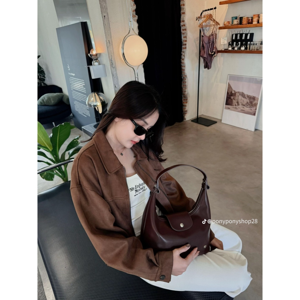 台中現貨⚡️最新皮革 泰國Pony包品牌 大號MoYa 皮革材質/金釦 掀蓋腋下包 多背法 手提/肩背/斜跨-細節圖7