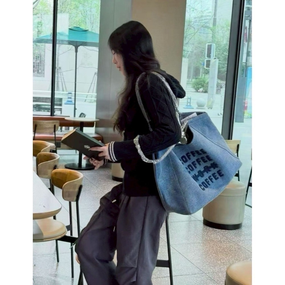 即將抵台🔥免運 星巴克正品 丹寧鏈條托特包 ✨丹寧星咖系列 立體毛巾刺繡 中國限定 2026 3月新品-細節圖6