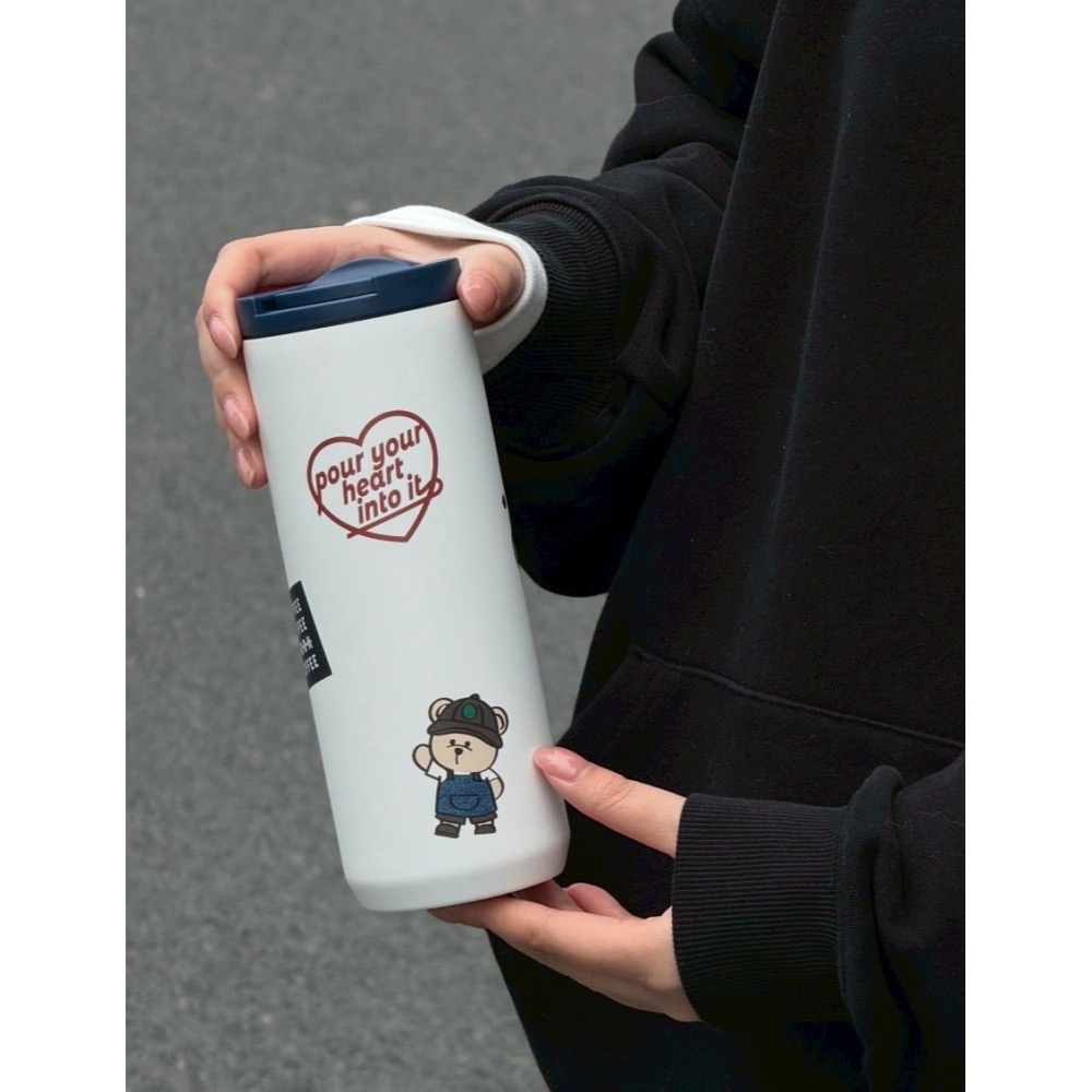 即將抵台🔥星巴克正品 丹寧拼布拼接手提包＋530ml不鏽鋼杯組合 買1送1 ✨丹寧星咖系列 中國限定 2026-細節圖5