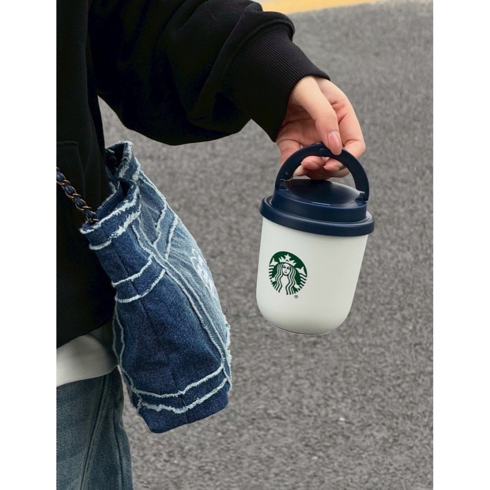 即將抵台🔥星巴克正品 丹寧鏈條斜背包＋280ml胖胖杯組合 買1送1 ✨丹寧星咖系列 中國限定 2026 3月新品-細節圖7