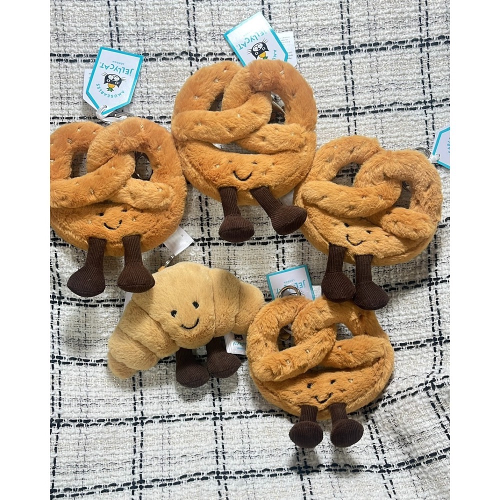 台中正品現貨 Jellycat 可頌 德國捲 鹼水結 法棍吊飾 Baguette Croissant Pretzel-細節圖8