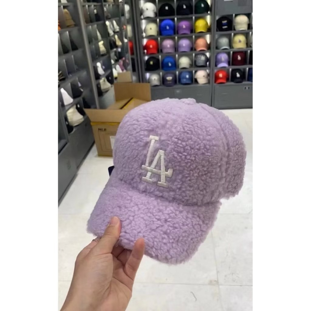 台中正品現貨⚡️ 韓國🇰🇷 薰衣草紫 奶紫MLB刺繡毛毛帽 老帽 棒球帽 LA 小羔羊🐑可調頭圍-細節圖8