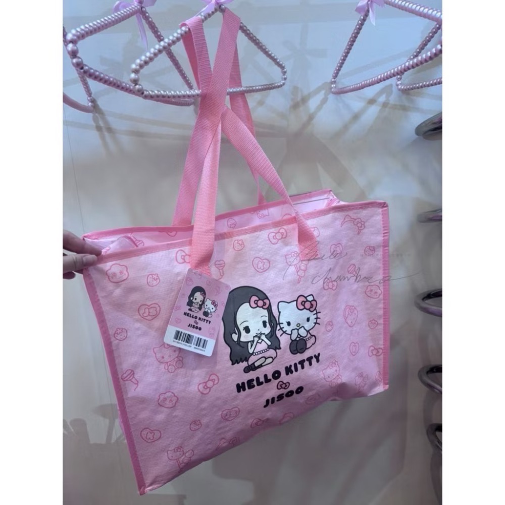 台中正品現貨⚡️智秀 Jisoo  Kitty聯名週邊 韓國快閃店 bp原子筆 保溫杯 護照包 髮夾 小灰塵-細節圖5
