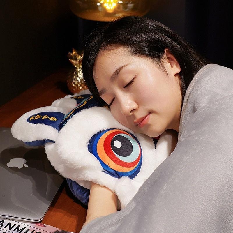 醒狮兔抱枕  抱枕 三合一靠垫 毛毯 被子 毯子 車載枕頭 靠枕 午睡枕頭 抱枕 新年禮物 生日禮物 情侶-細節圖6
