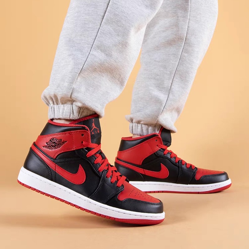 Air Jordan 1 Mid 男鞋 白紅 小芝加哥 黑紅 冰藍 黑白 煙灰 灰白 黑曜石 AJ1 女鞋 中筒 籃球鞋-細節圖5