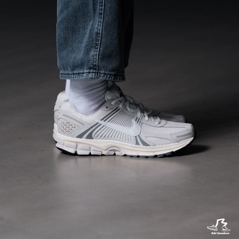 Nike Zoom Vomero5 奶油底 煙灰 復古 運動鞋 HF0731-007-細節圖4