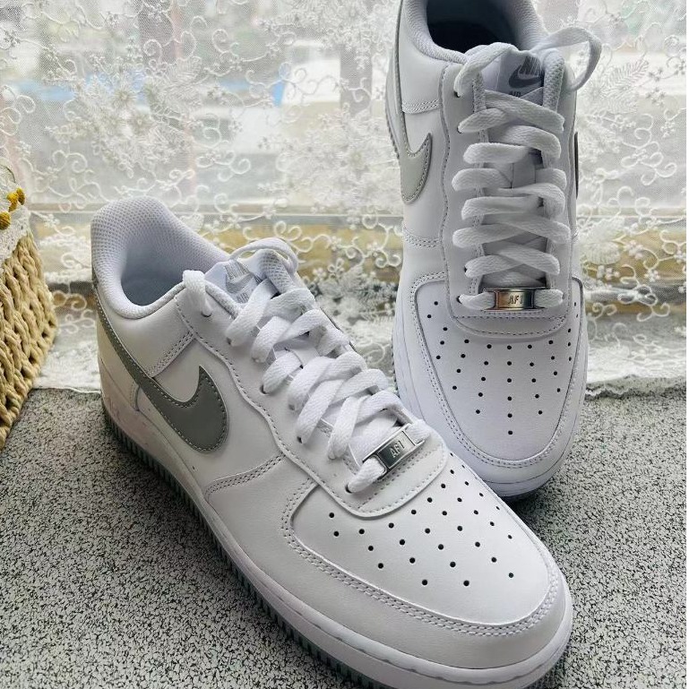 Nike Αir Force 1 Low 板鞋 淺灰 灰白 休閒鞋 鐵牌 復古 運動鞋 情侶鞋 FJ4146-100-細節圖4