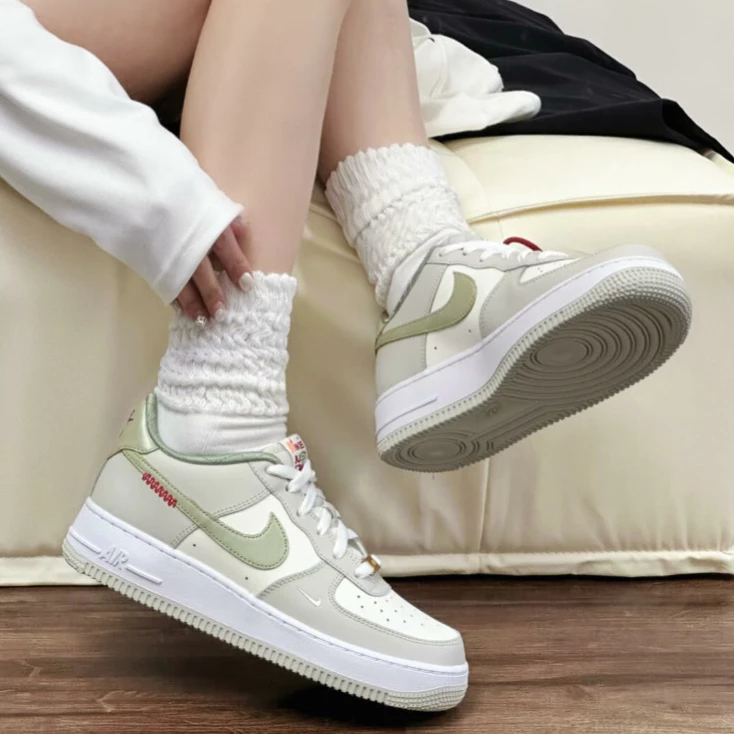 NIKE AIR FORCE 1 GS AF1 2025年 蛇年限定 燕麥灰綠 HV6000-131-細節圖2
