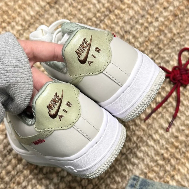 NIKE AIR FORCE 1 GS AF1 2025年 蛇年限定 燕麥灰綠 HV6000-131-細節圖8
